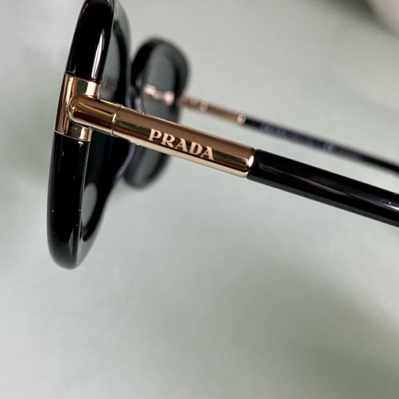 Prada Sunglasses - Picture 5 of 8
